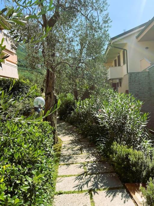 Ulivi Beth'S House Apartman Brenzone sul Garda Kültér fotó